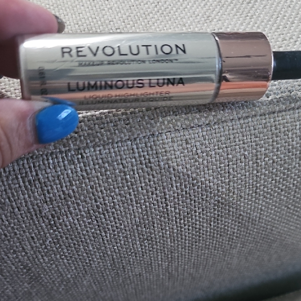Revolution Luminous Luna Highlight Stick